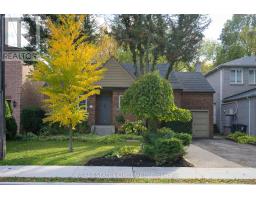 59 PARKVIEW HILL CRESCENT, Toronto, Ontario