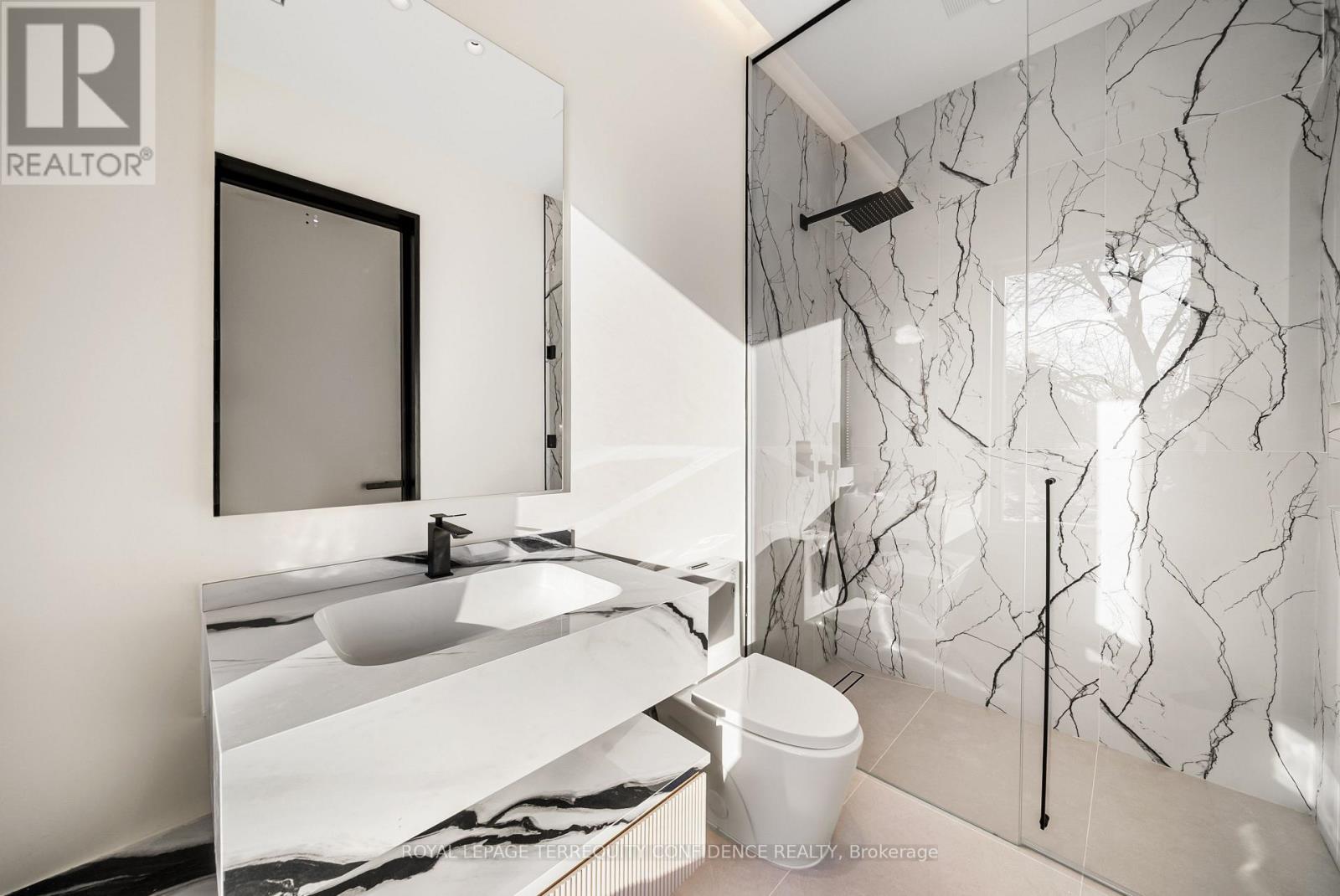 281 Kerrybrook Drive, Richmond Hill, Ontario  L4C 3R2 - Photo 33 - N12968148