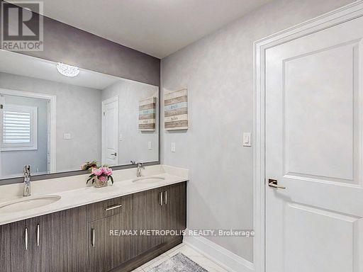 126 Silk Twist Drive, East Gwillimbury, Ontario  L9N 0W1 - Photo 23 - N12973592