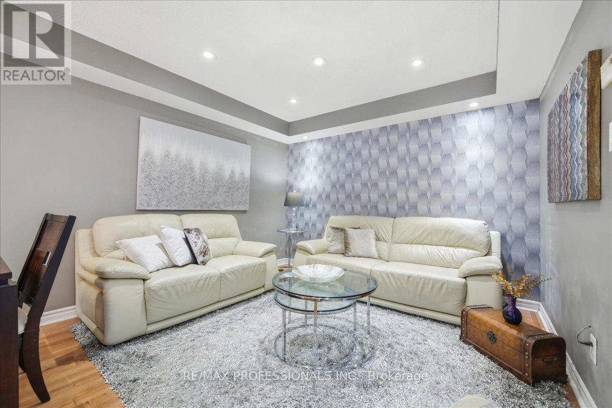 7387 Davemark Court, Mississauga, Ontario  L5N 7P3 - Photo 15 - W12973582