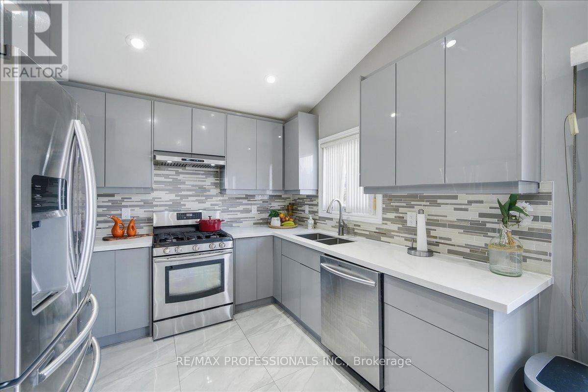 7387 Davemark Court, Mississauga, Ontario  L5N 7P3 - Photo 20 - W12973582