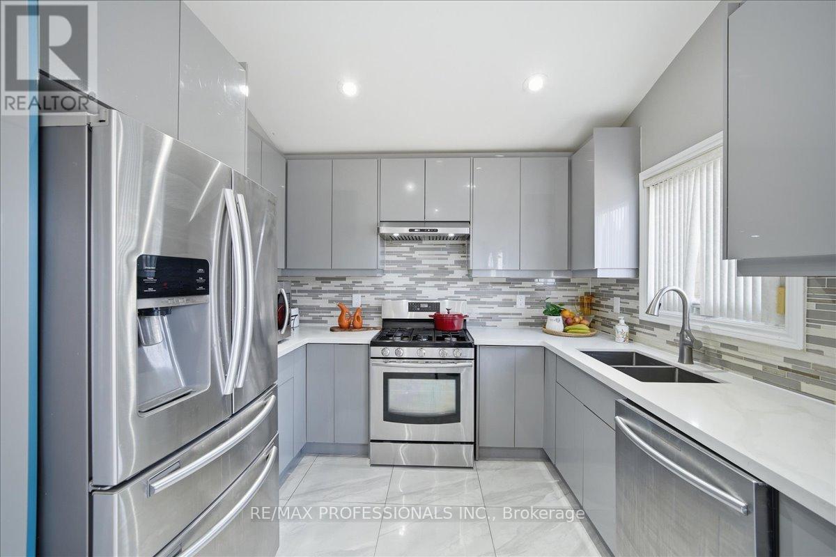 7387 Davemark Court, Mississauga, Ontario  L5N 7P3 - Photo 21 - W12973582