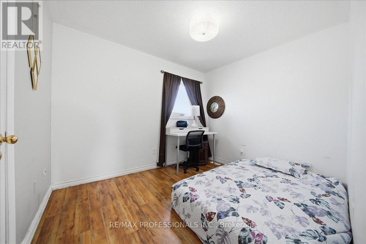 7387 Davemark Court, Mississauga, Ontario  L5N 7P3 - Photo 26 - W12973582