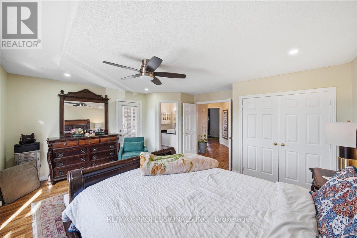 7387 Davemark Court, Mississauga, Ontario  L5N 7P3 - Photo 29 - W12973582