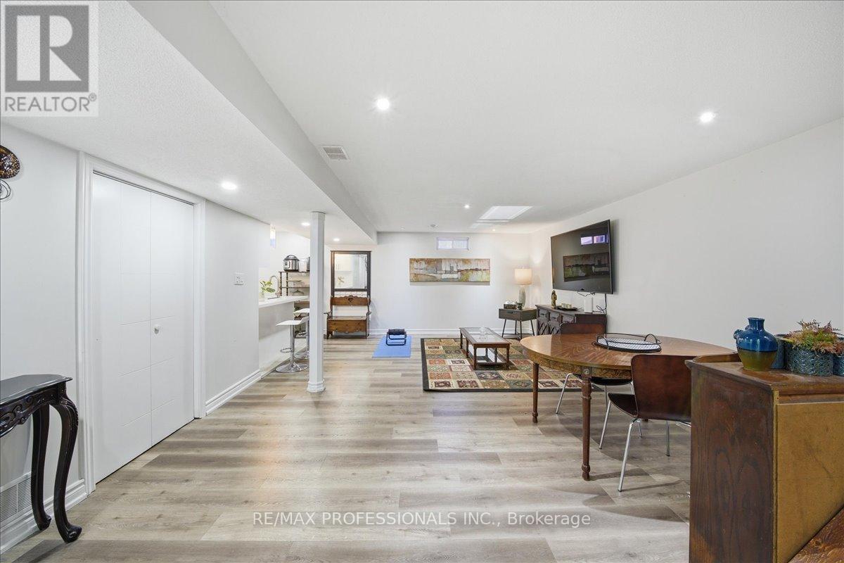 7387 Davemark Court, Mississauga, Ontario  L5N 7P3 - Photo 33 - W12973582