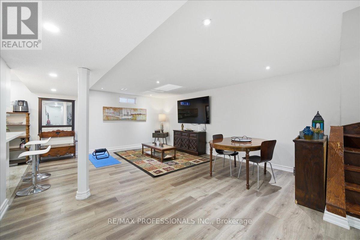 7387 Davemark Court, Mississauga, Ontario  L5N 7P3 - Photo 34 - W12973582