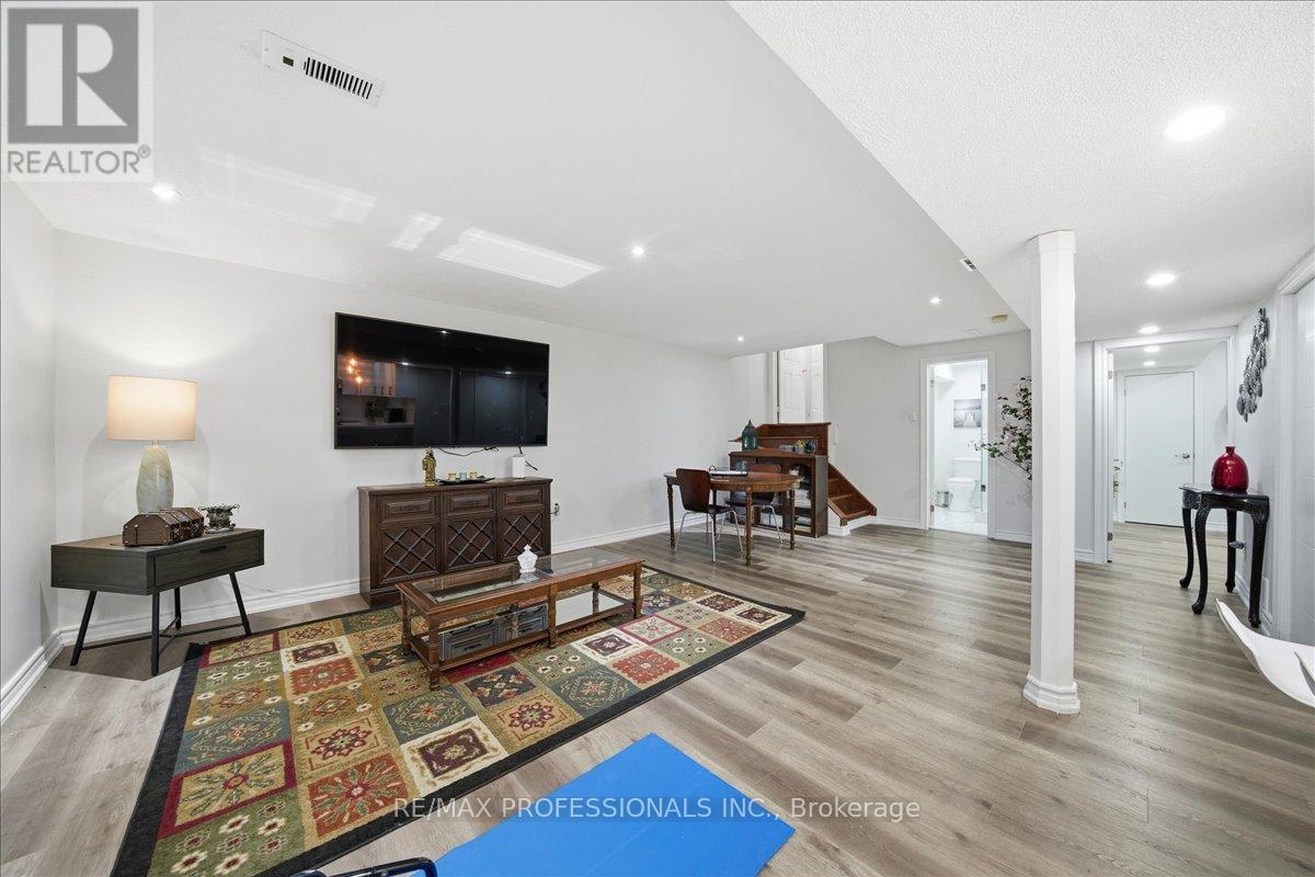 7387 Davemark Court, Mississauga, Ontario  L5N 7P3 - Photo 35 - W12973582