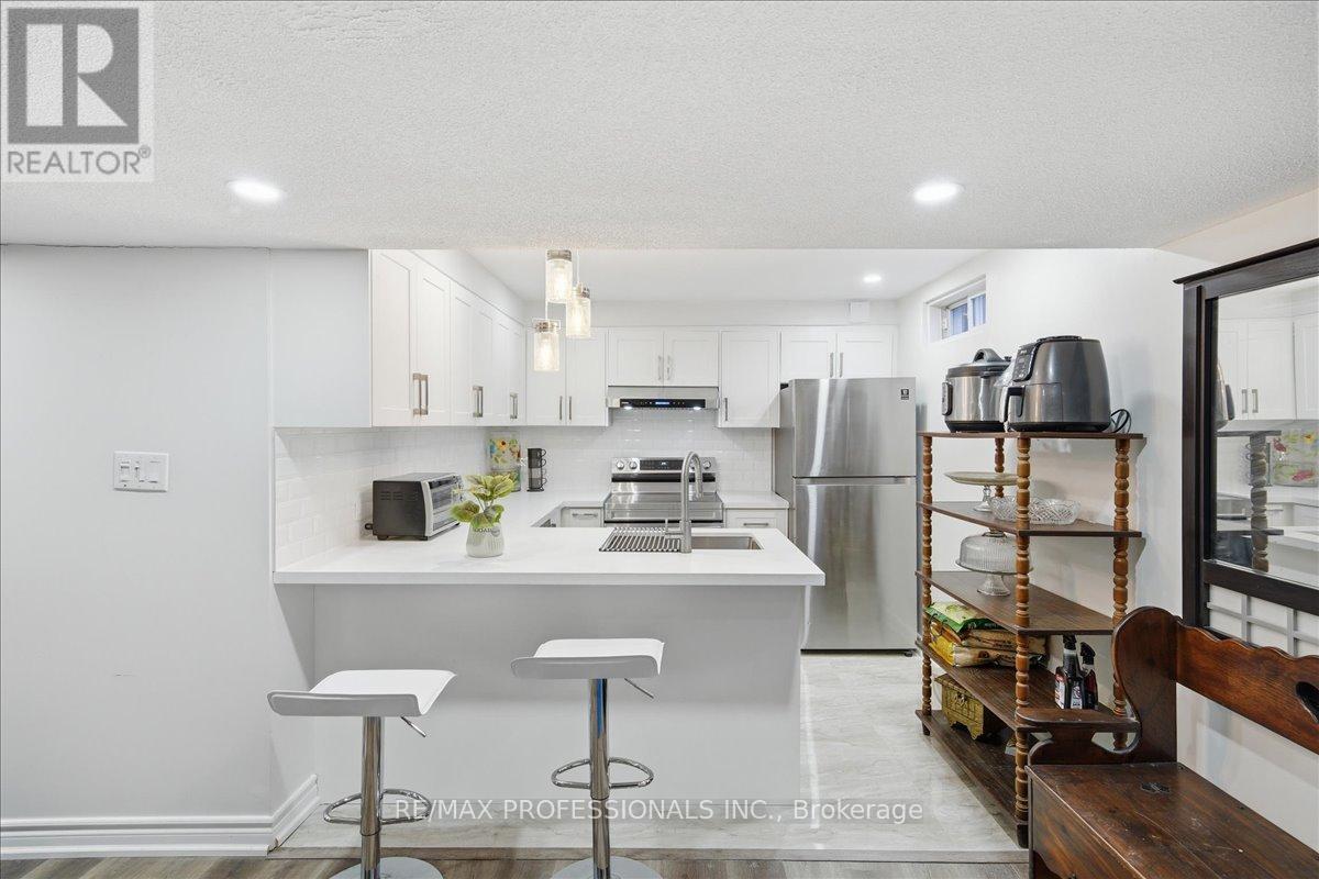 7387 Davemark Court, Mississauga, Ontario  L5N 7P3 - Photo 37 - W12973582