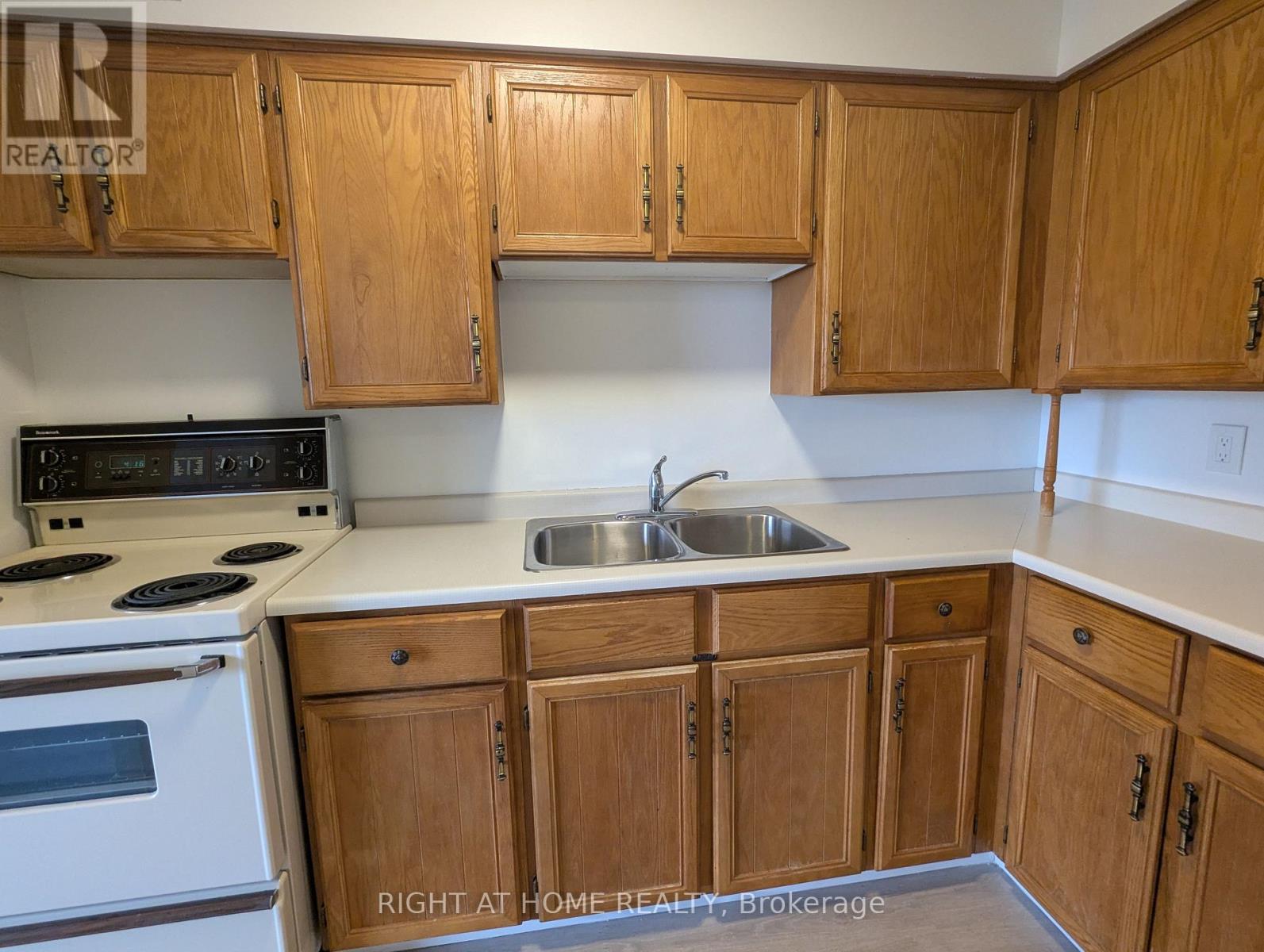 706 - 8 Fead Street, Orangeville, Ontario  L9W 3X4 - Photo 11 - W12973608