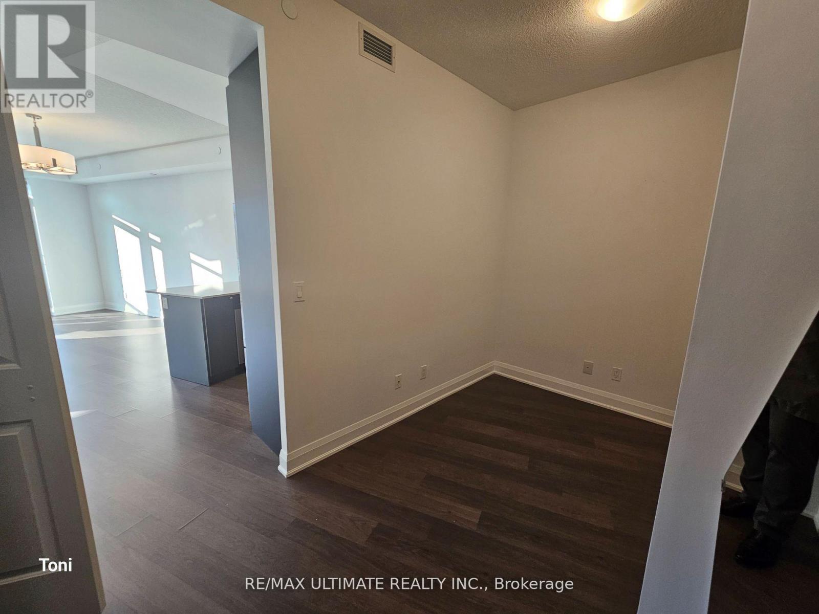 707 - 25 Fontenay Court, Toronto, Ontario  M9A 0C4 - Photo 8 - W12973634