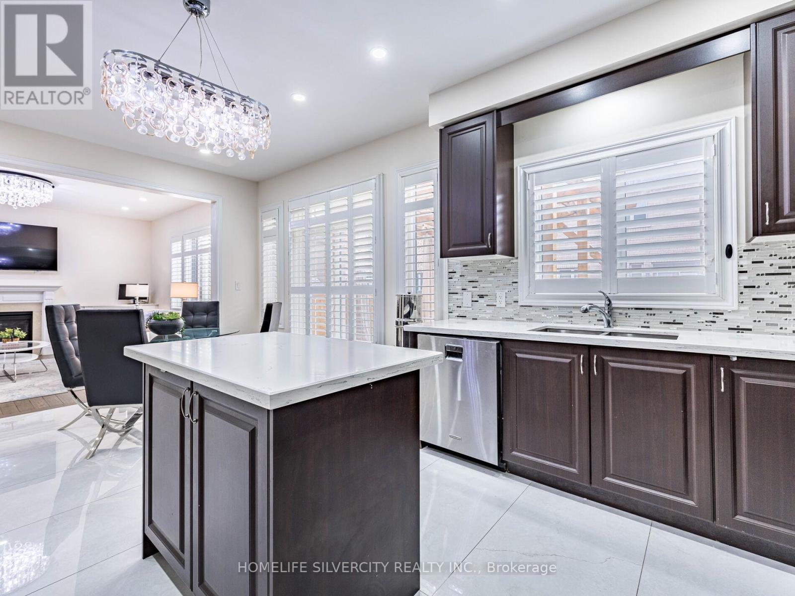 16 Cloncurry Street, Brampton, Ontario  L6P 4G3 - Photo 19 - W12973672