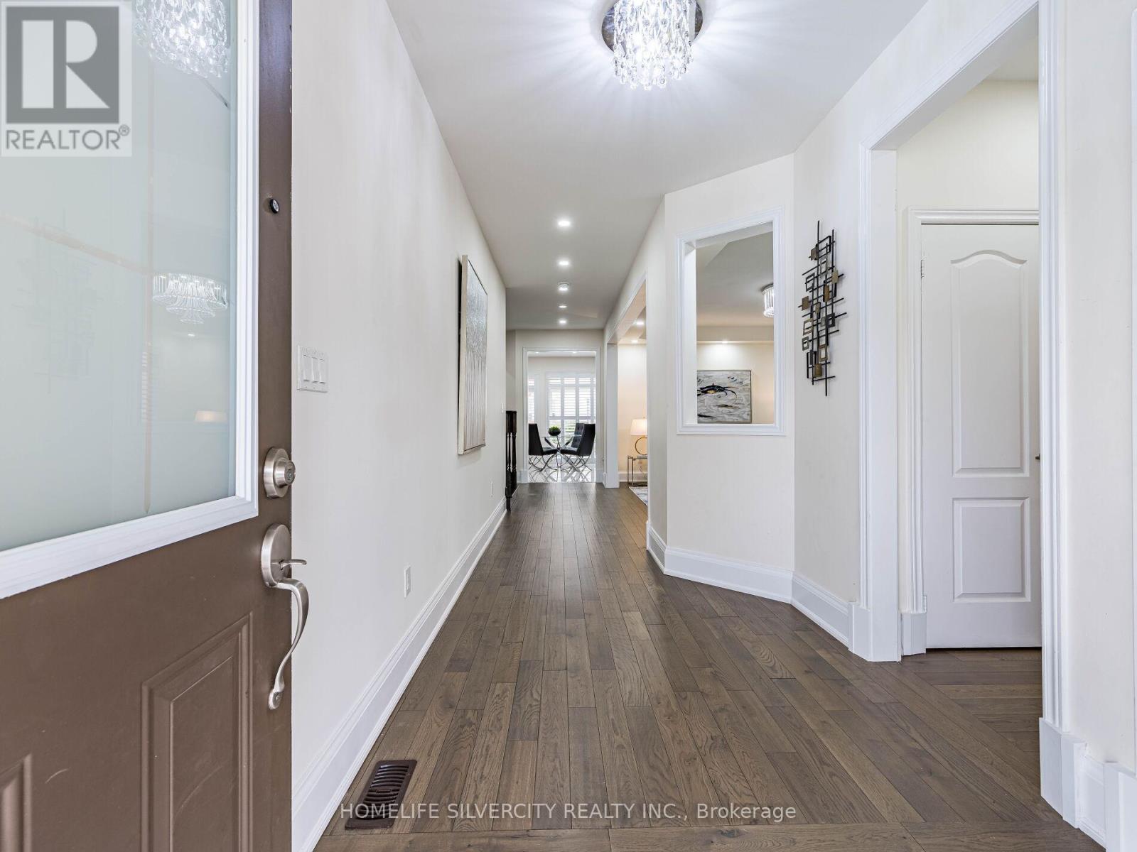 16 Cloncurry Street, Brampton, Ontario  L6P 4G3 - Photo 4 - W12973672