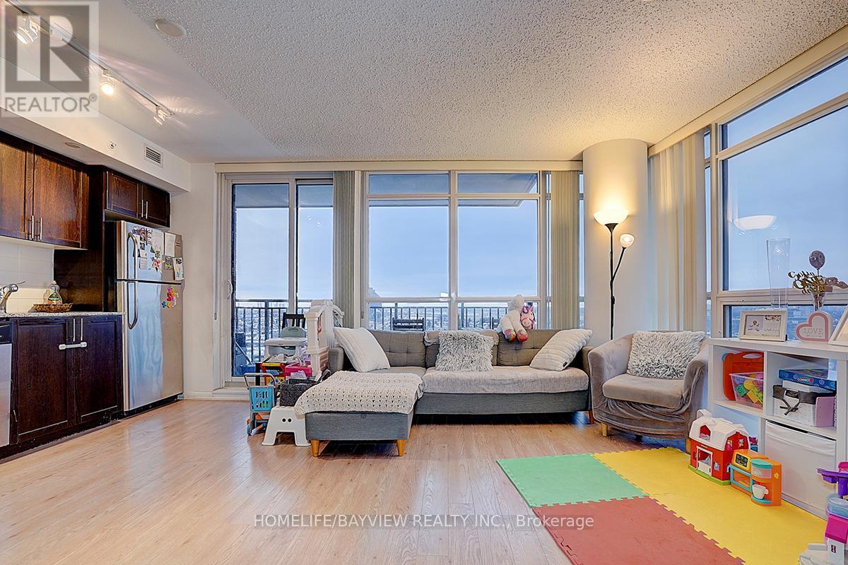 1723 - 800 Lawrence Avenue W, Toronto, Ontario  M6A 0B1 - Photo 3 - W12371754