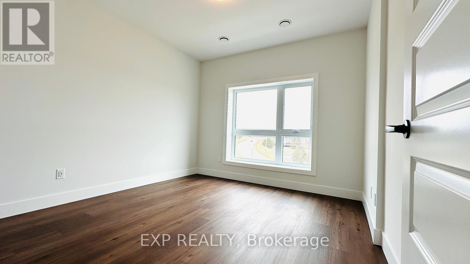 611 - 1000 Lackner Place, Kitchener, Ontario  N2A 0L4 - Photo 8 - X12973652