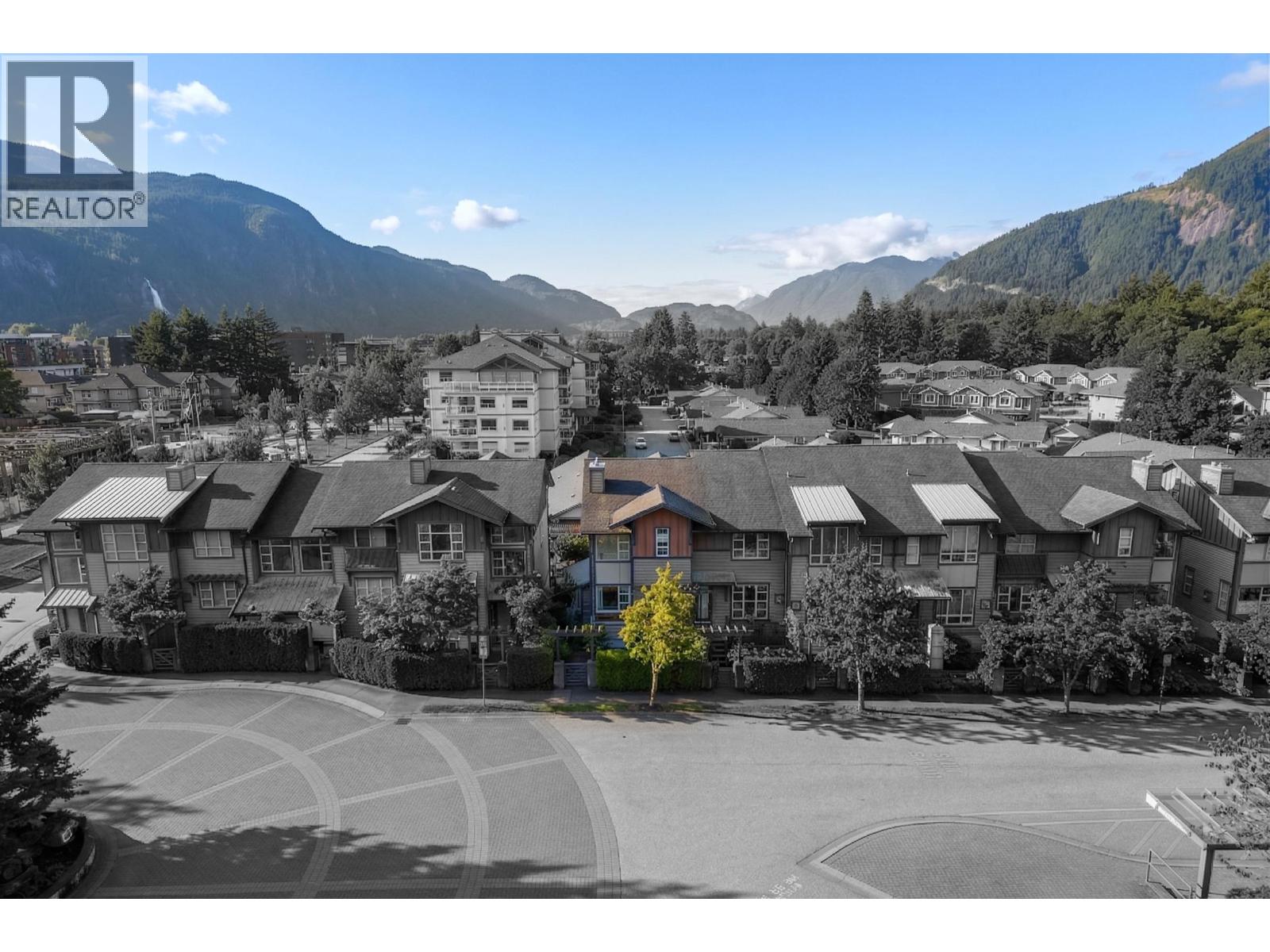 1212 Village Green Way, Squamish, British Columbia V8E 0N5 - Photo 2 - R3108547