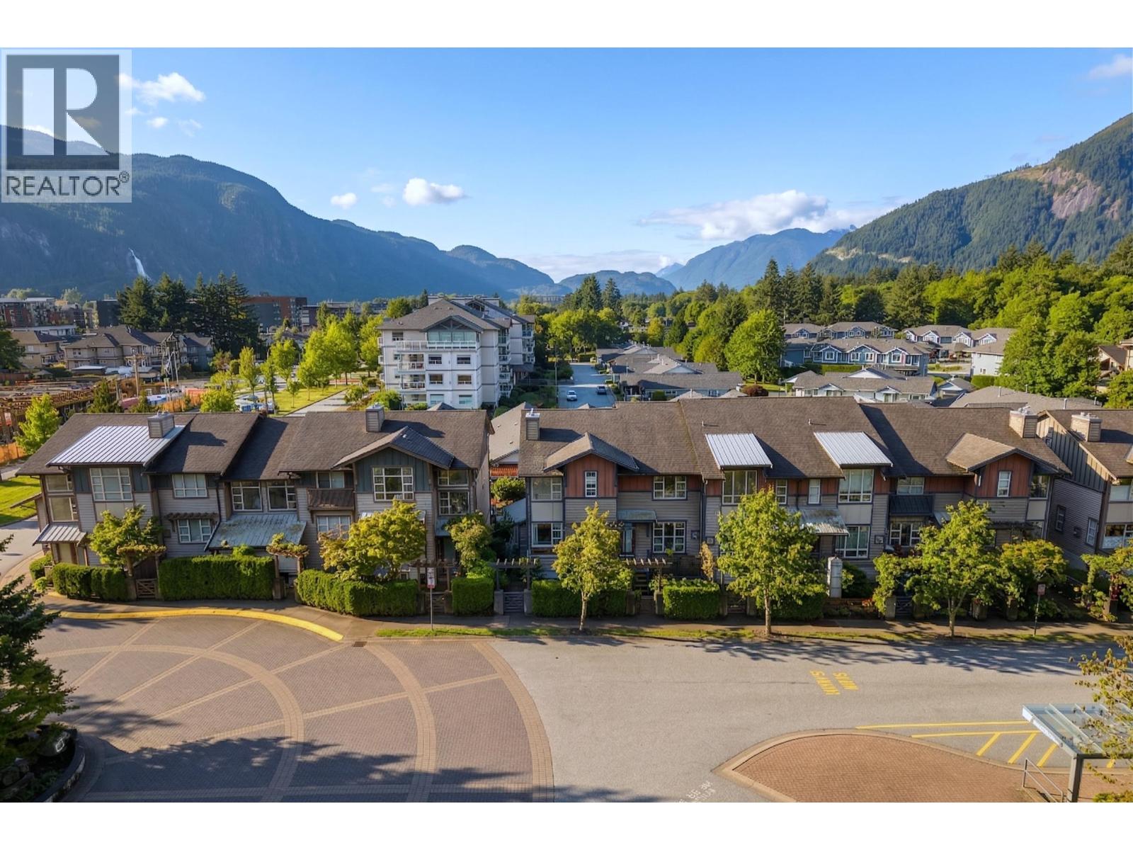 1212 VILLAGE GREEN WAY, Squamish, British Columbia