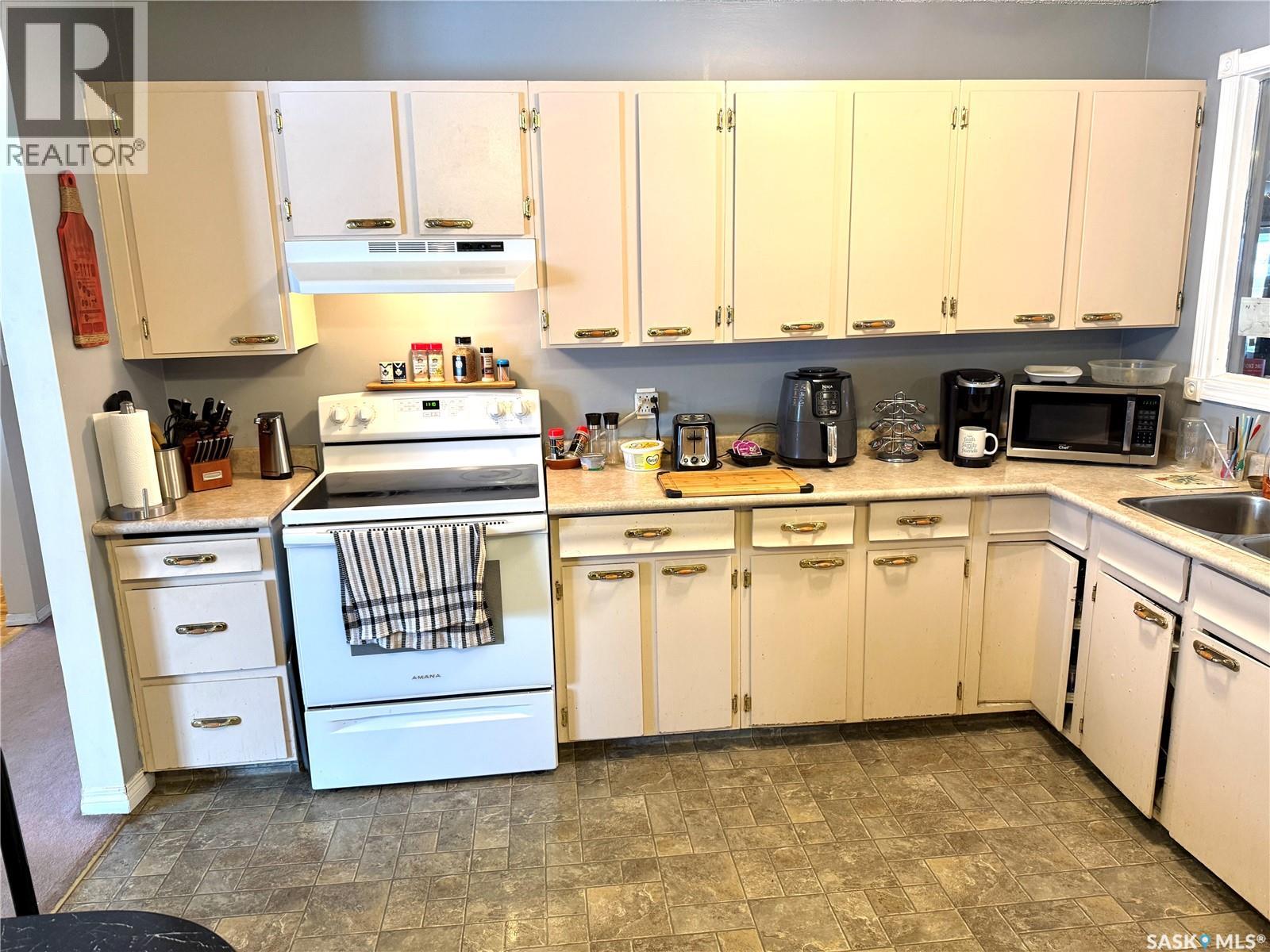 365 3rd Ave Crescent, Battleford, Saskatchewan  S0M 0E0 - Photo 5 - SK032405