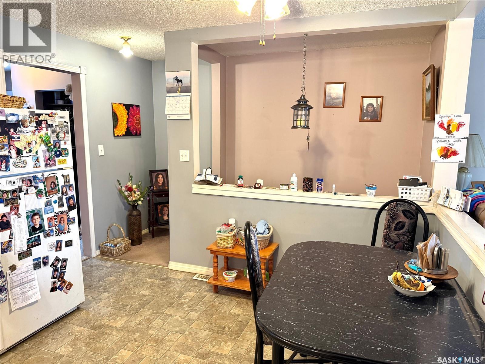 365 3rd Ave Crescent, Battleford, Saskatchewan  S0M 0E0 - Photo 6 - SK032405