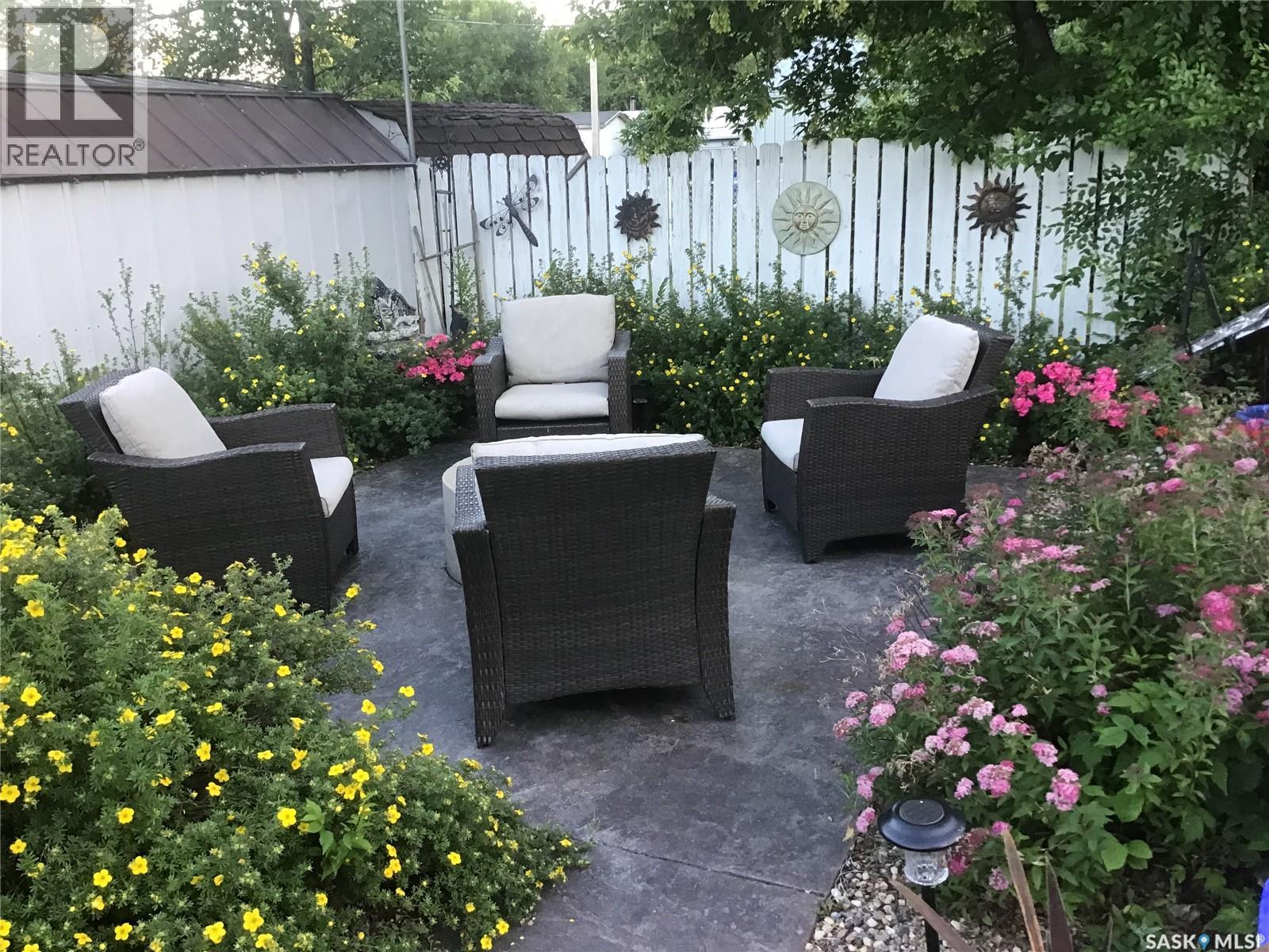 202 Herbert Street, Maple Creek, Saskatchewan  S0N 1N0 - Photo 10 - SK032337