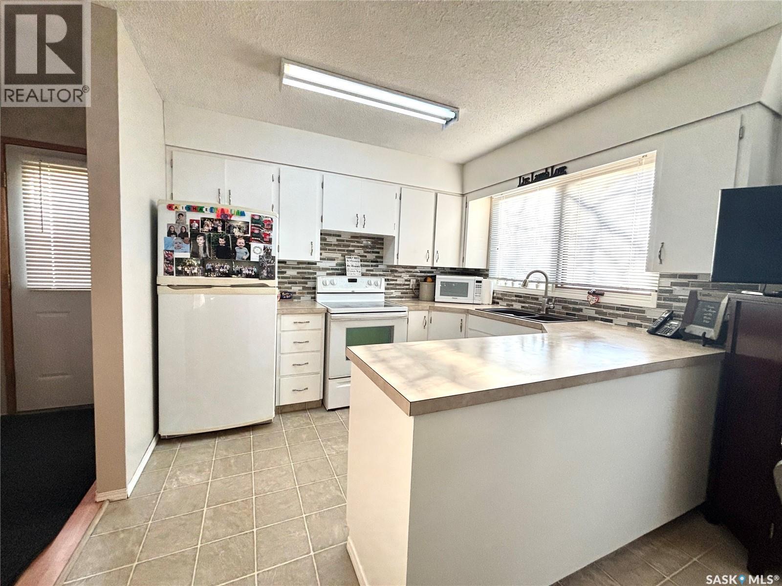 202 Herbert Street, Maple Creek, Saskatchewan  S0N 1N0 - Photo 13 - SK032337