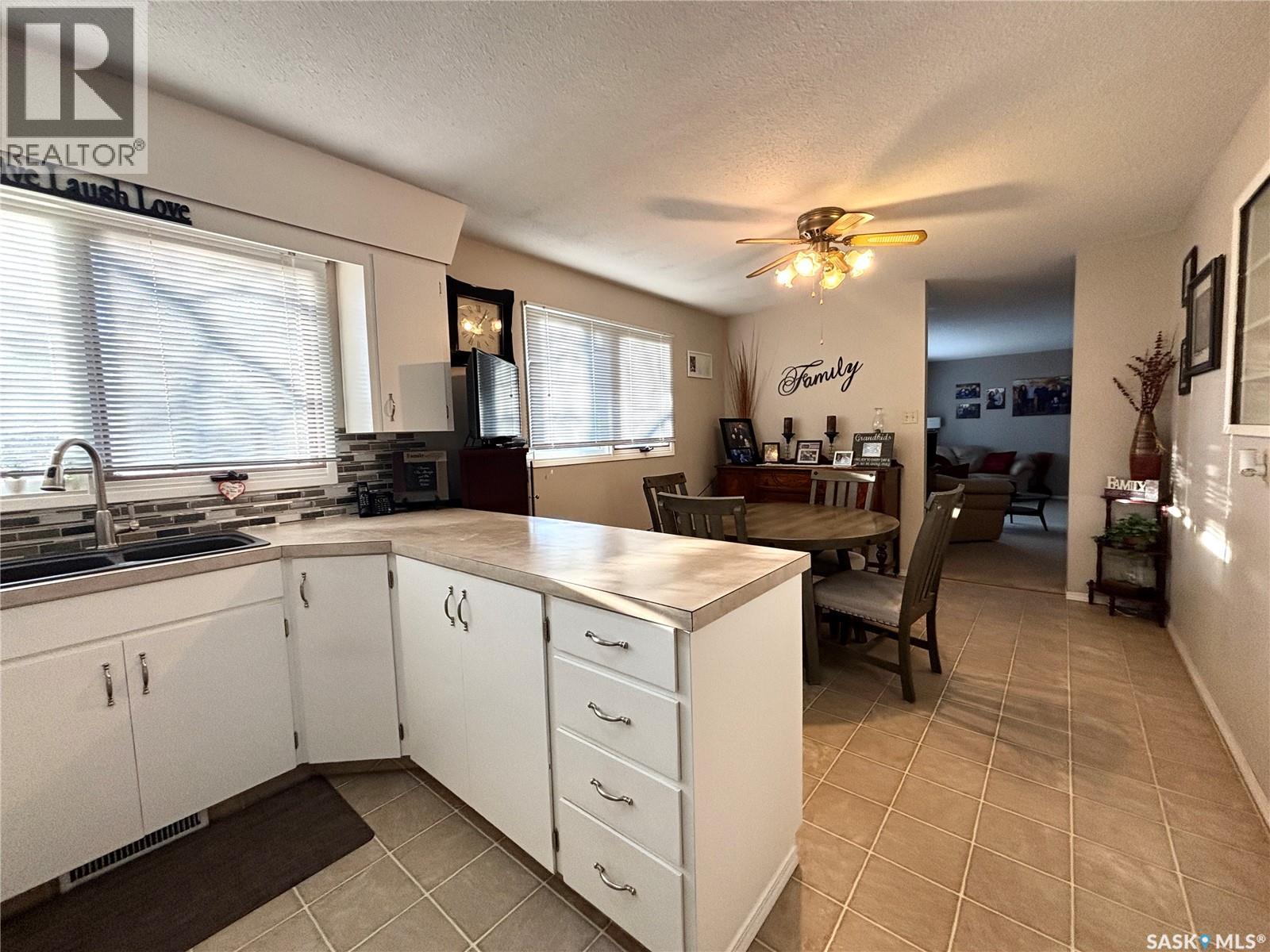 202 Herbert Street, Maple Creek, Saskatchewan  S0N 1N0 - Photo 14 - SK032337