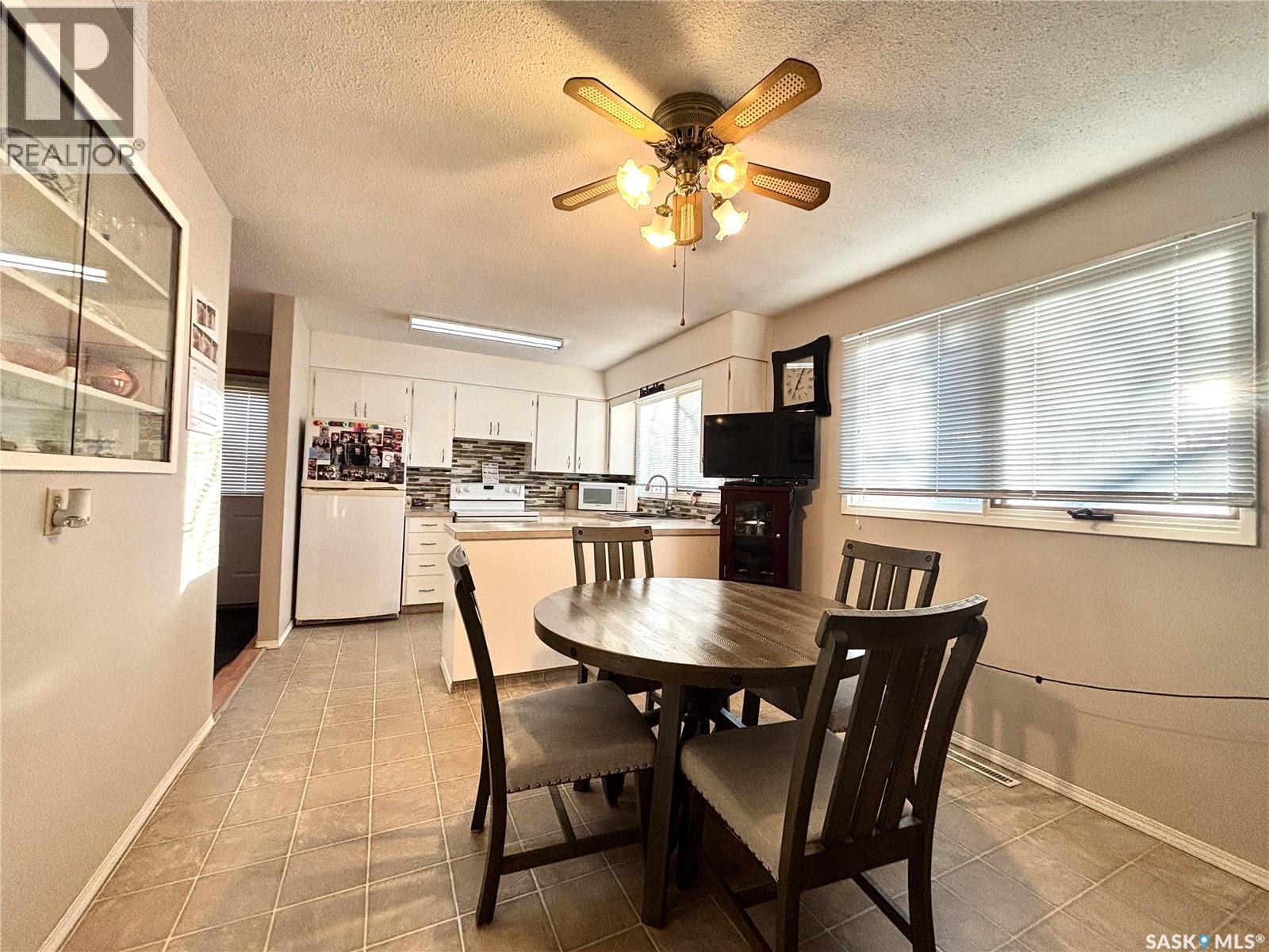 202 Herbert Street, Maple Creek, Saskatchewan  S0N 1N0 - Photo 15 - SK032337