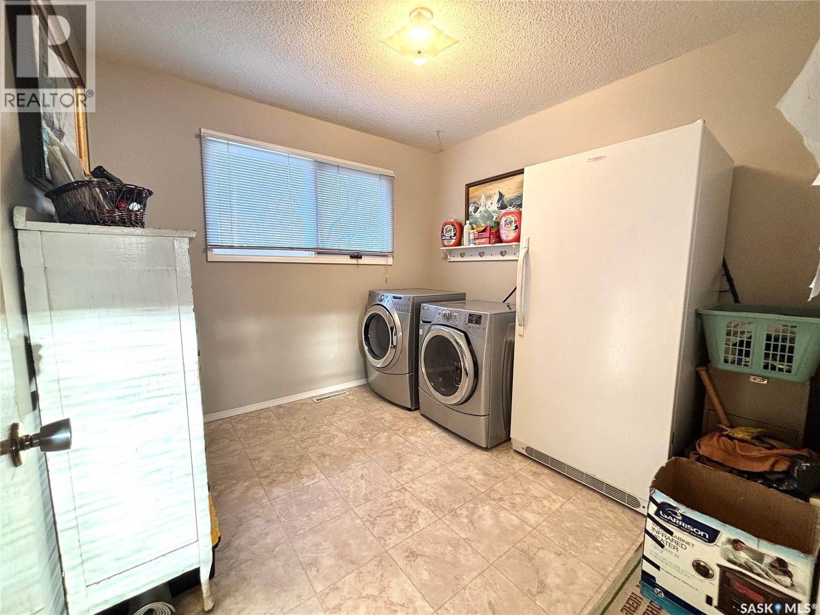 202 Herbert Street, Maple Creek, Saskatchewan  S0N 1N0 - Photo 24 - SK032337