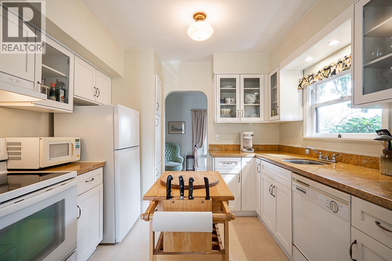 902 Fourth Street, New Westminster, British Columbia  V3L 2W6 - Photo 9 - R3107949