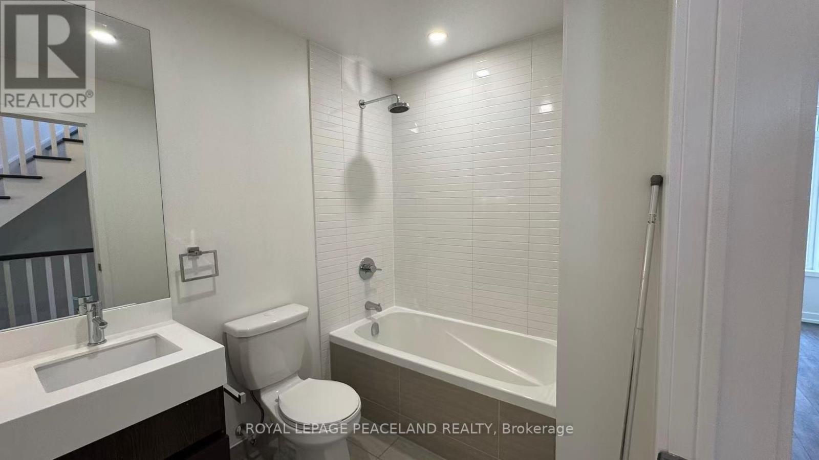 59 Regent Street, Toronto, Ontario  M5A 3N7 - Photo 10 - C12962174