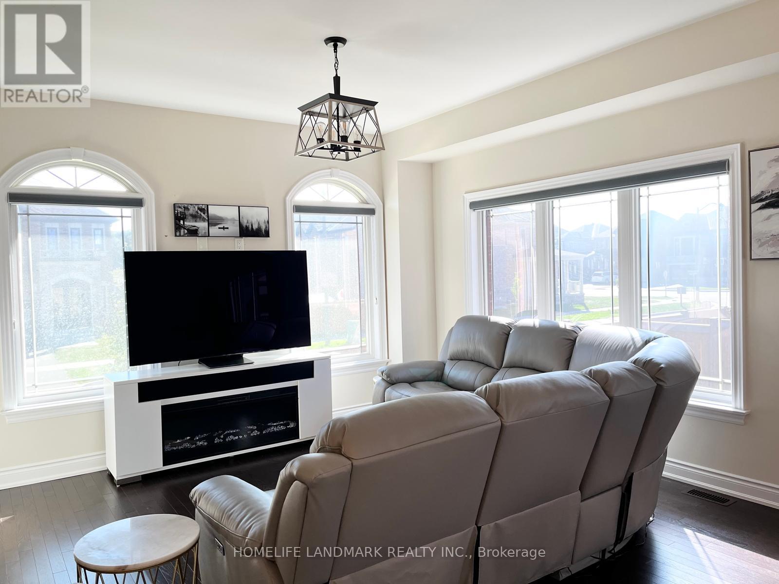 43 Lorne Thomas Place Lorne Thomas Place, New Tecumseth, Ontario  L9R 0T8 - Photo 7 - N12744452