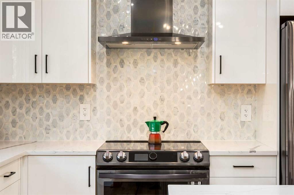 392 Cantrell Drive SW, Calgary, Alberta  T2W 2E4 - Photo 18 - A2251732