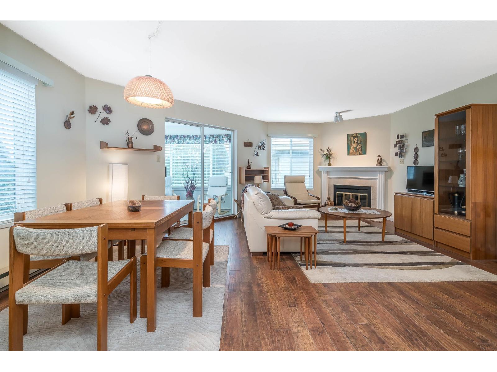 203 1378 Fir Street, White Rock, British Columbia V4B 4B2 - Photo 3 - R3090280