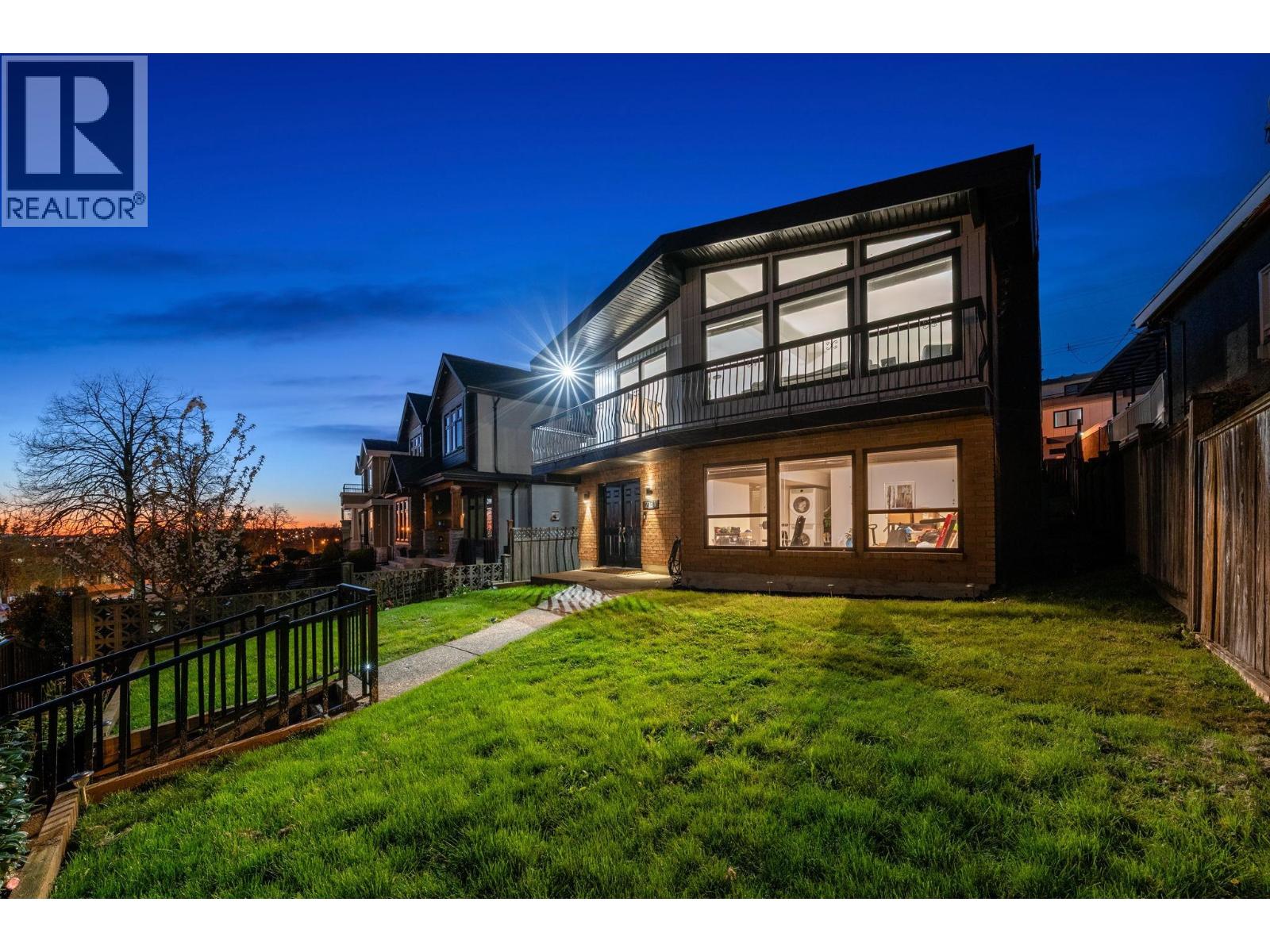 2131 Fraserview Drive, Vancouver, British Columbia  V5P 2N2 - Photo 36 - R3106211