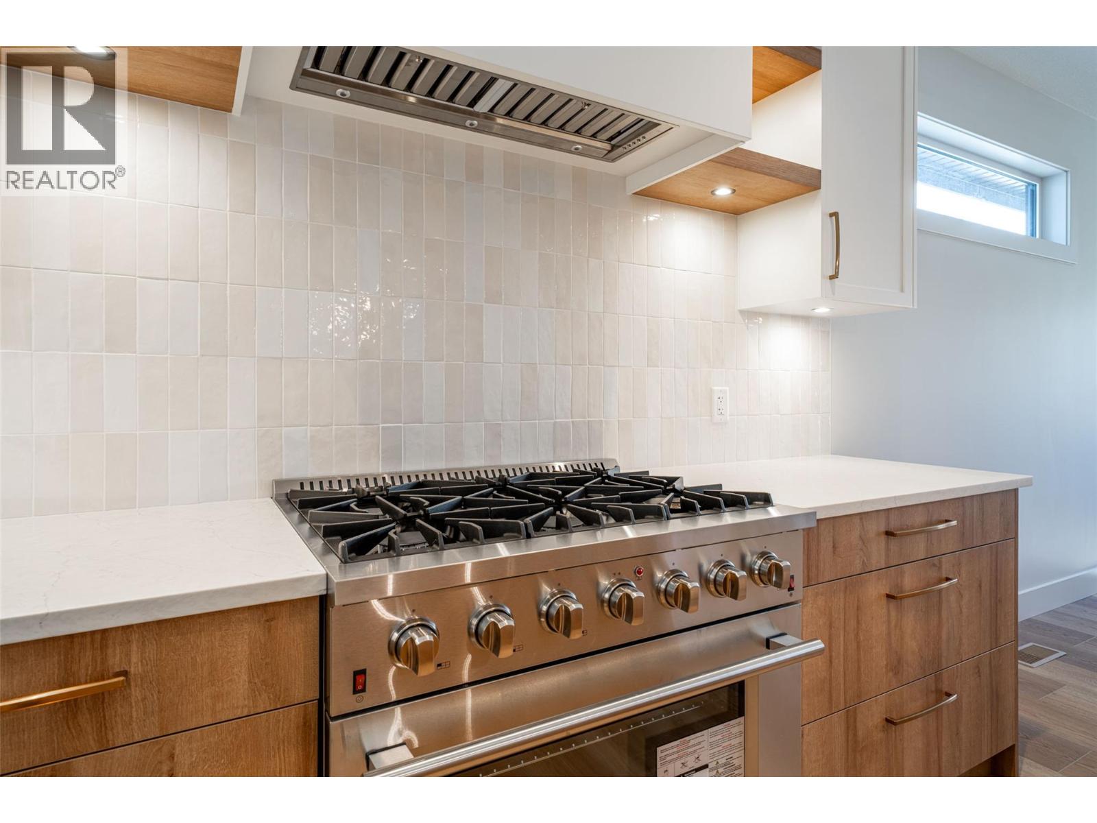 2079 Cortina Drive, Kelowna, British Columbia  V1P 0B2 - Photo 12 - 10381629