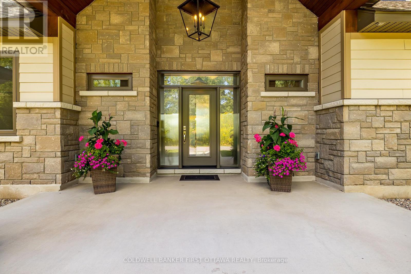 36 Cub Scout Crescent, Greater Madawaska, Ontario  K0J 1H0 - Photo 8 - X12973736