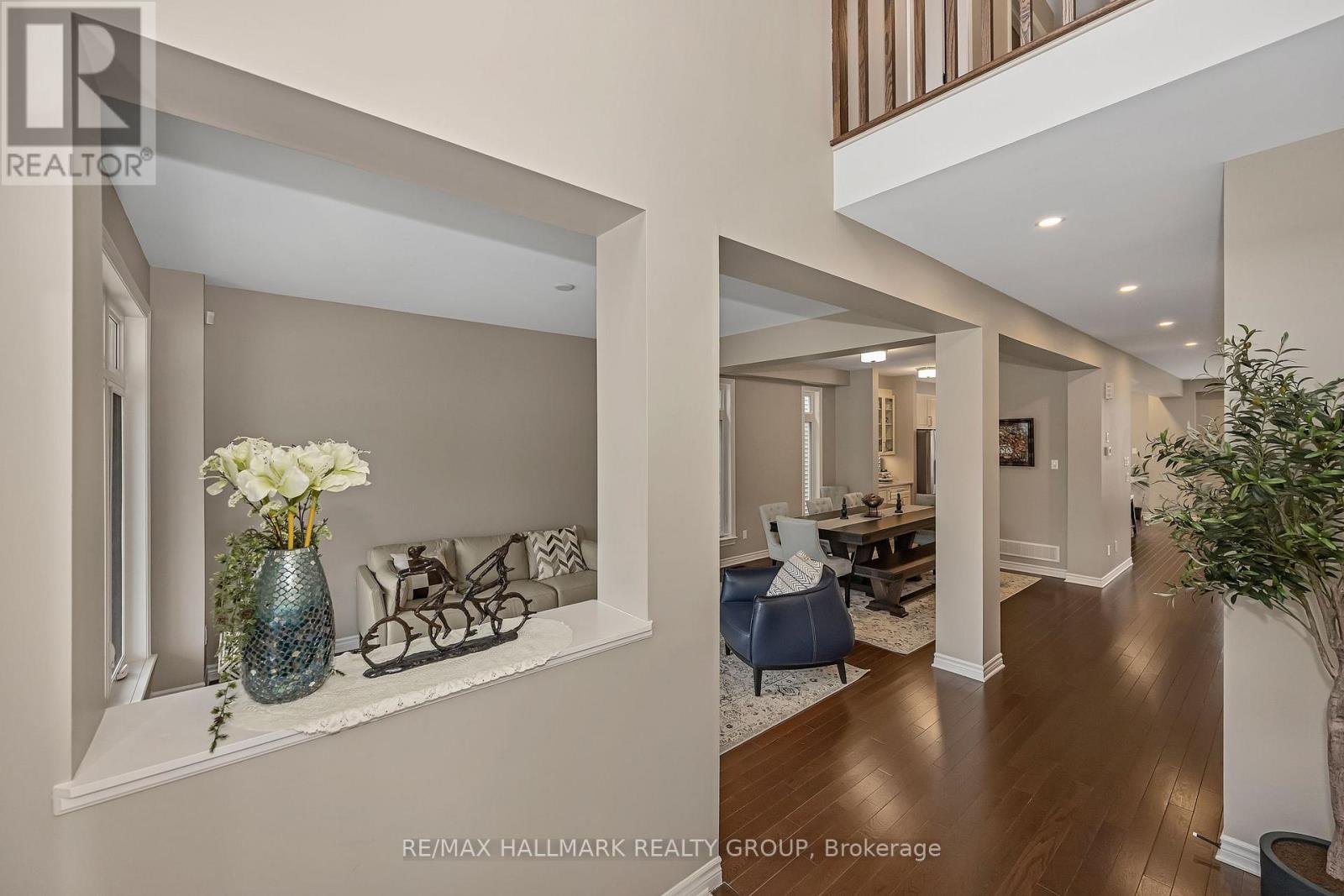 210 Trollius Way, Ottawa, Ontario  K1T 0R7 - Photo 5 - X12973772