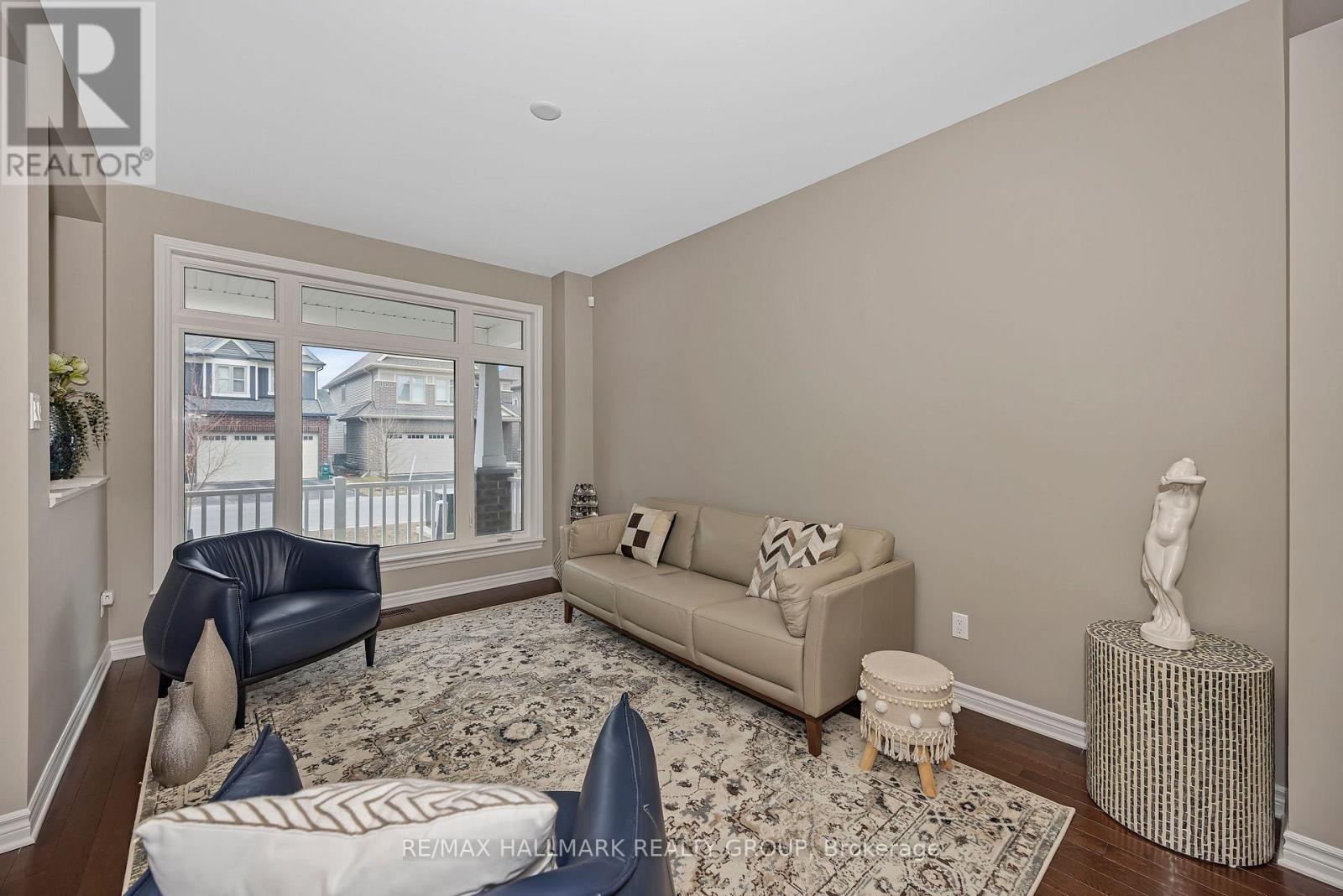 210 Trollius Way, Ottawa, Ontario  K1T 0R7 - Photo 6 - X12973772