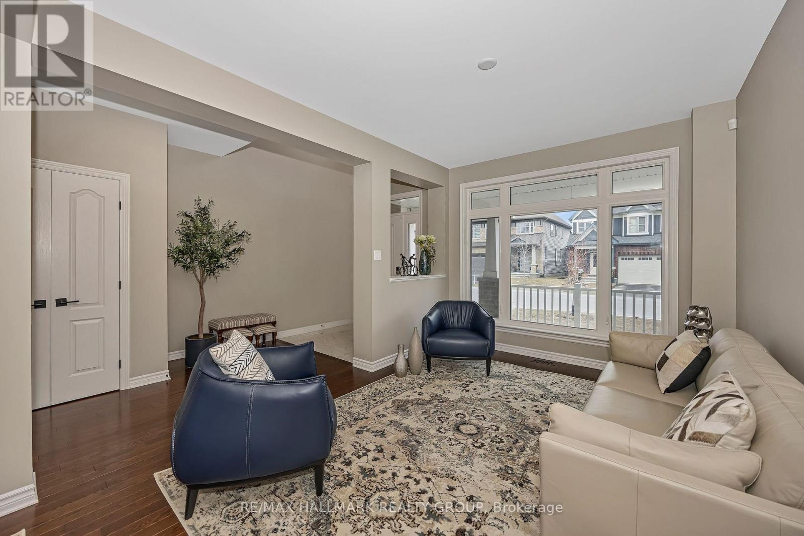 210 Trollius Way, Ottawa, Ontario  K1T 0R7 - Photo 7 - X12973772