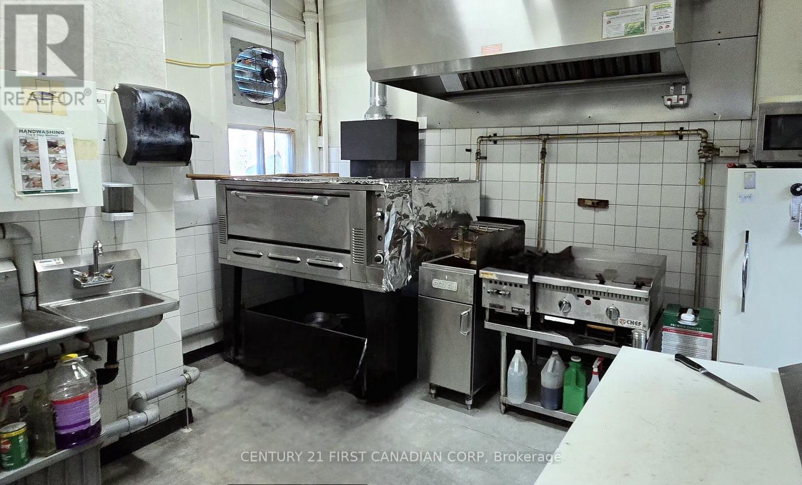 Take-Out - 416 Hamilton Road, London East, Ontario  N5Z 1R9 - Photo 5 - X12973862