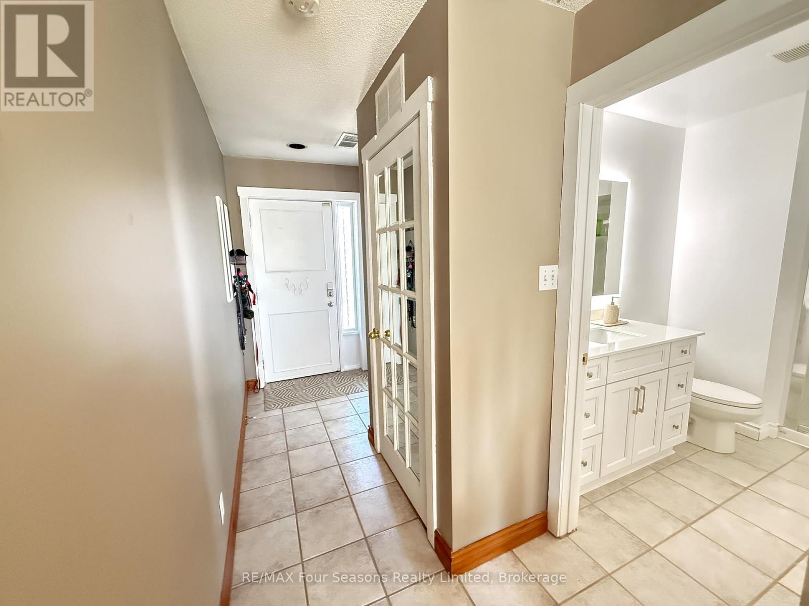 126 - 55 Trott Boulevard, Collingwood, Ontario  L9Y 5B8 - Photo 4 - S12973814