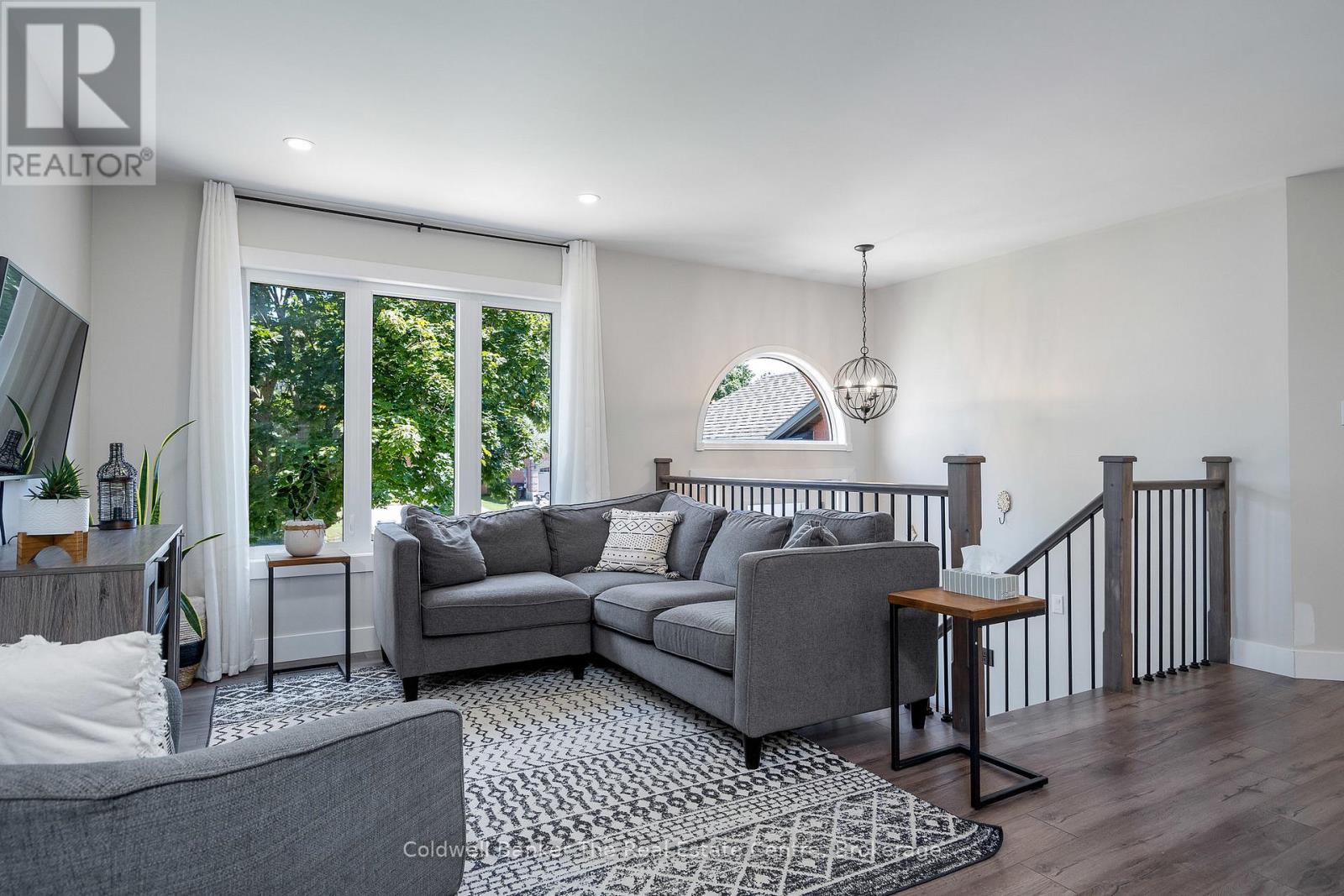 14 Langevin Drive, Wasaga Beach, Ontario  L9Z 1C6 - Photo 4 - S12973854