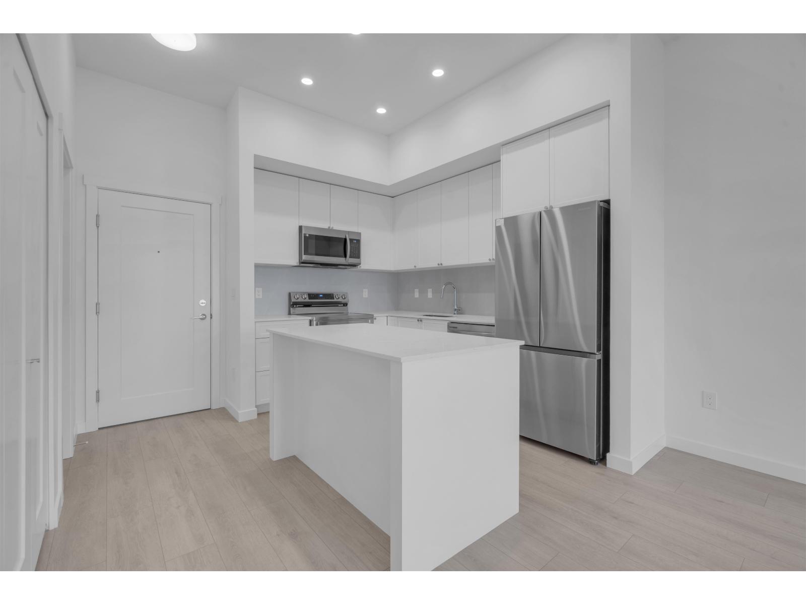 603 14778 106 Avenue, Surrey, British Columbia  V3R 5Y1 - Photo 5 - R3108677