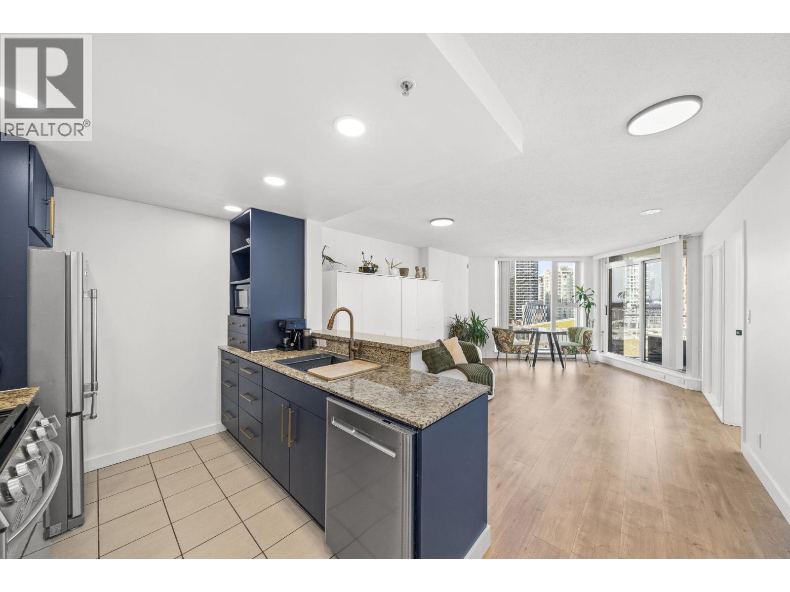 1807 583 Beach Crescent, Vancouver, British Columbia V6Z 3E6 - Photo 11 - R3107580