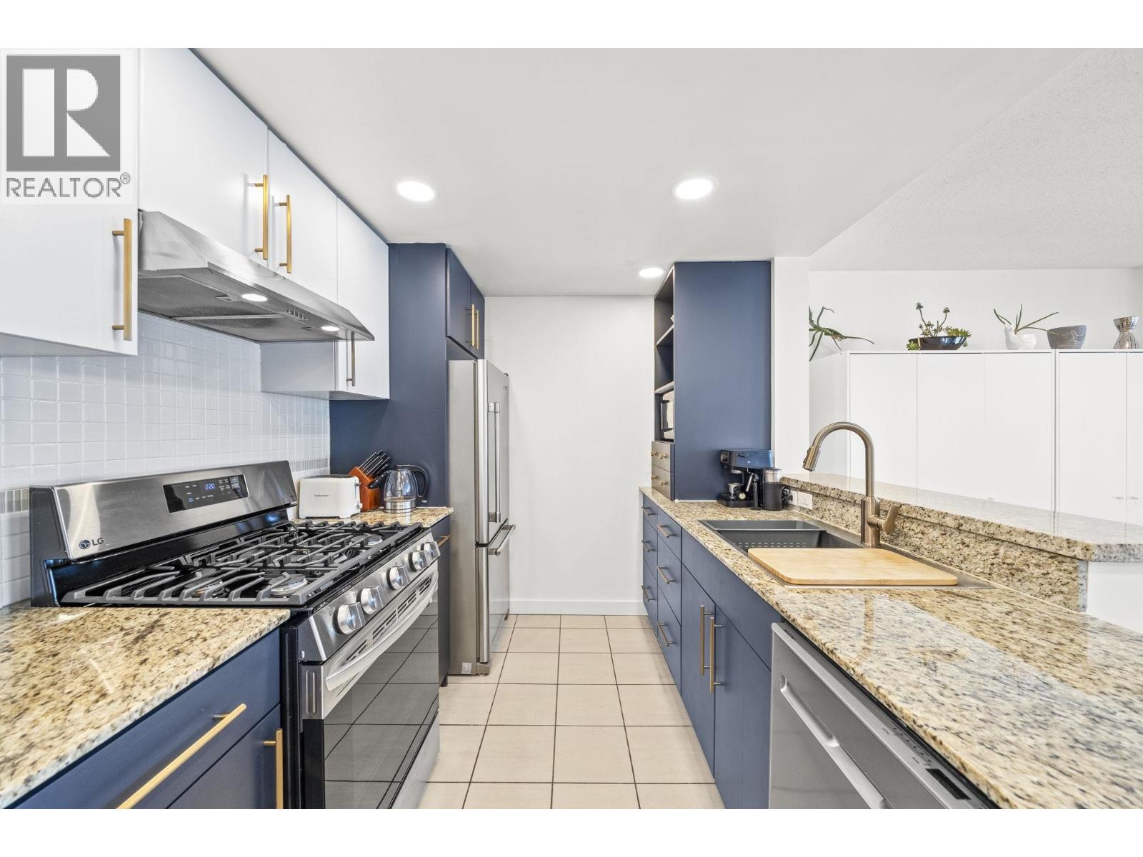 1807 583 Beach Crescent, Vancouver, British Columbia V6Z 3E6 - Photo 9 - R3107580