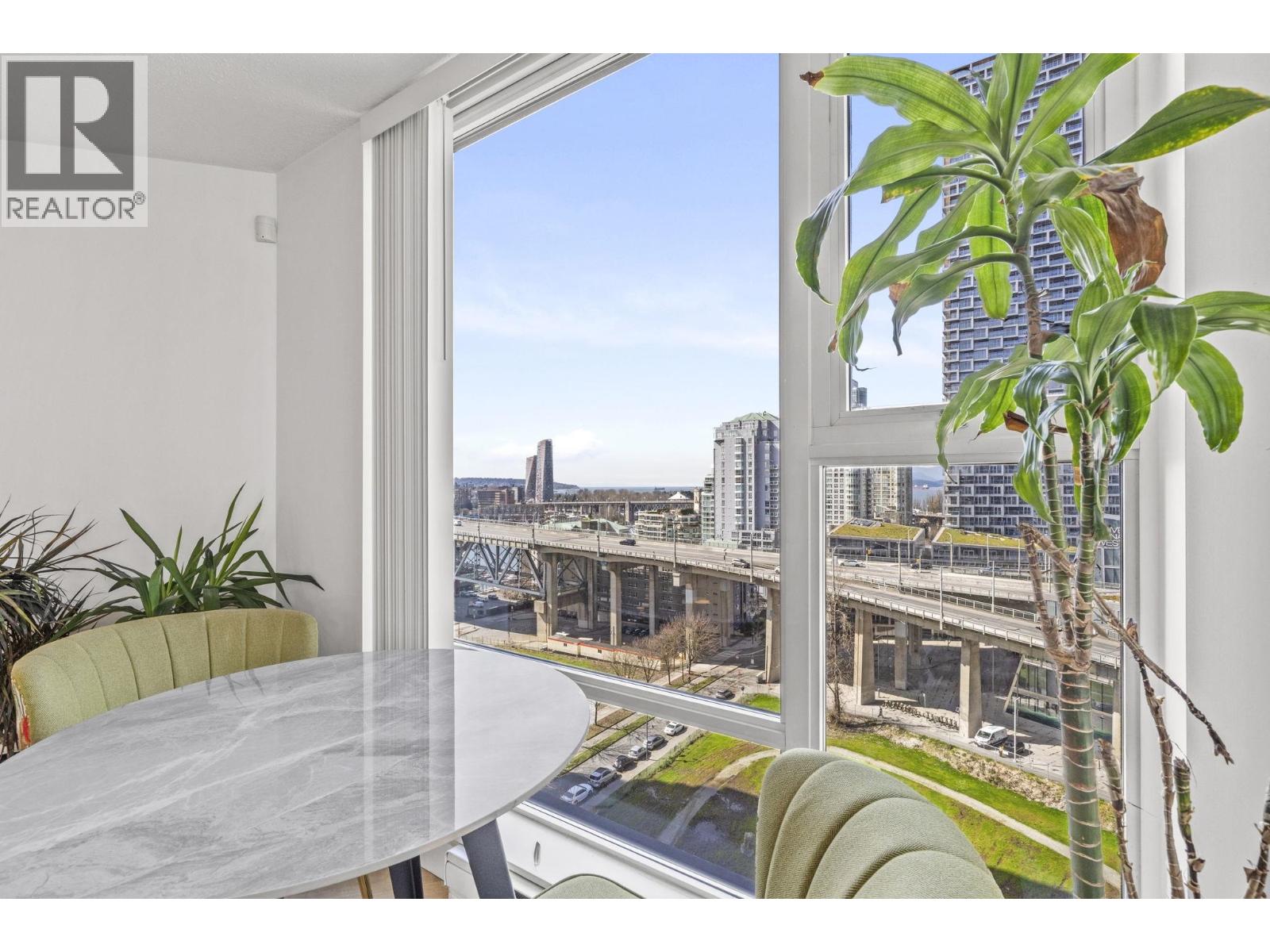 1807 583 Beach Crescent, Vancouver, British Columbia V6Z 3E6 - Photo 2 - R3107580