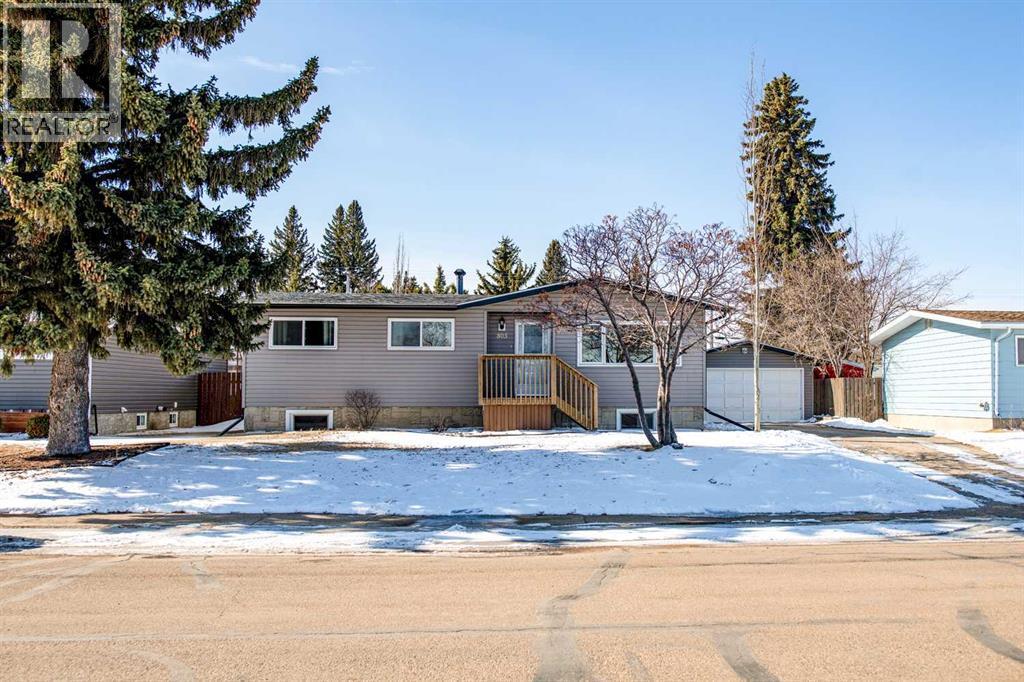 805 10 Avenue, Wainwright, Alberta  T9W 1B8 - Photo 31 - A2298352