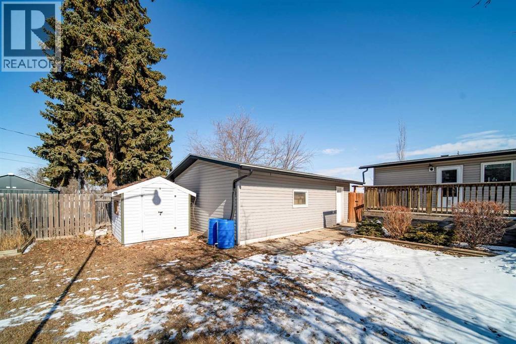 805 10 Avenue, Wainwright, Alberta  T9W 1B8 - Photo 29 - A2298352