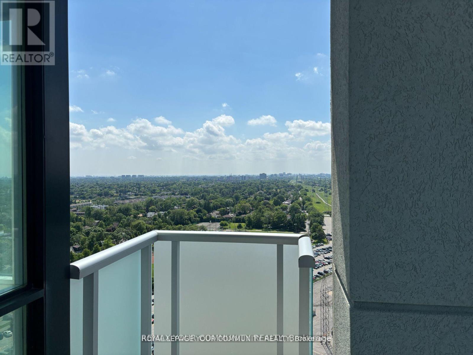 2204 - 5740 Yonge Street, Toronto, Ontario  M2M 3T3 - Photo 11 - C12970506