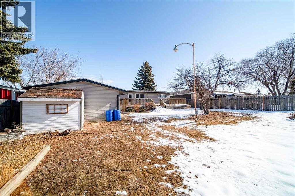 805 10 Avenue, Wainwright, Alberta  T9W 1B8 - Photo 26 - A2298352