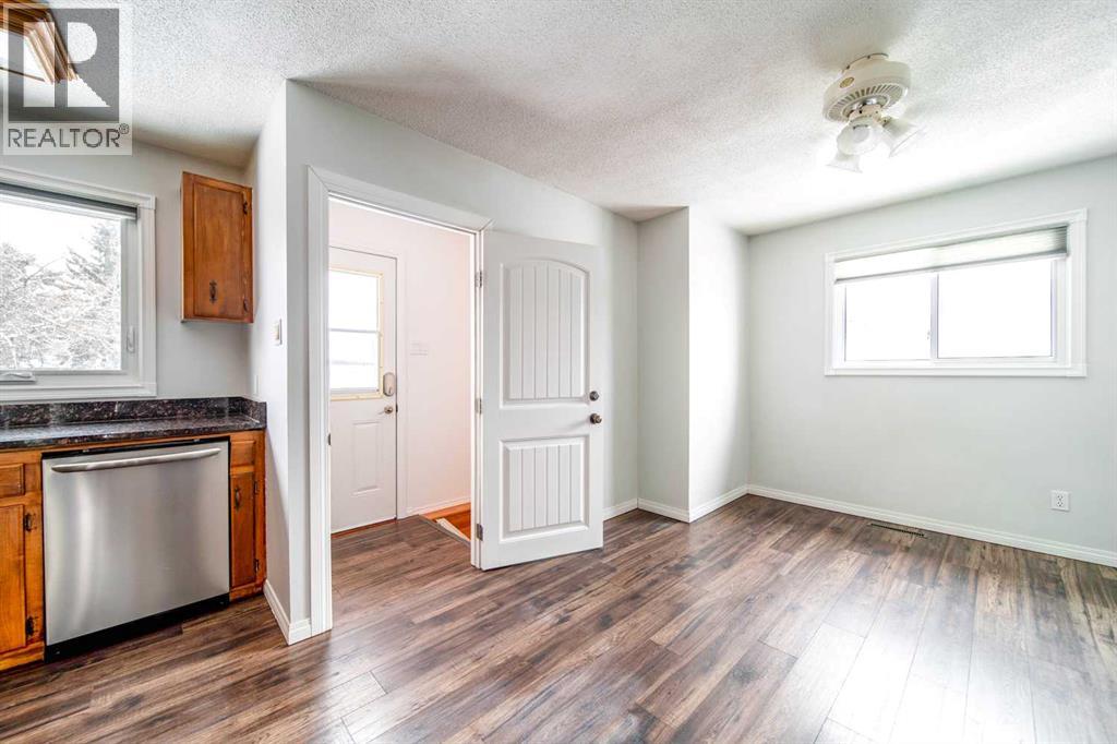 805 10 Avenue, Wainwright, Alberta  T9W 1B8 - Photo 5 - A2298352